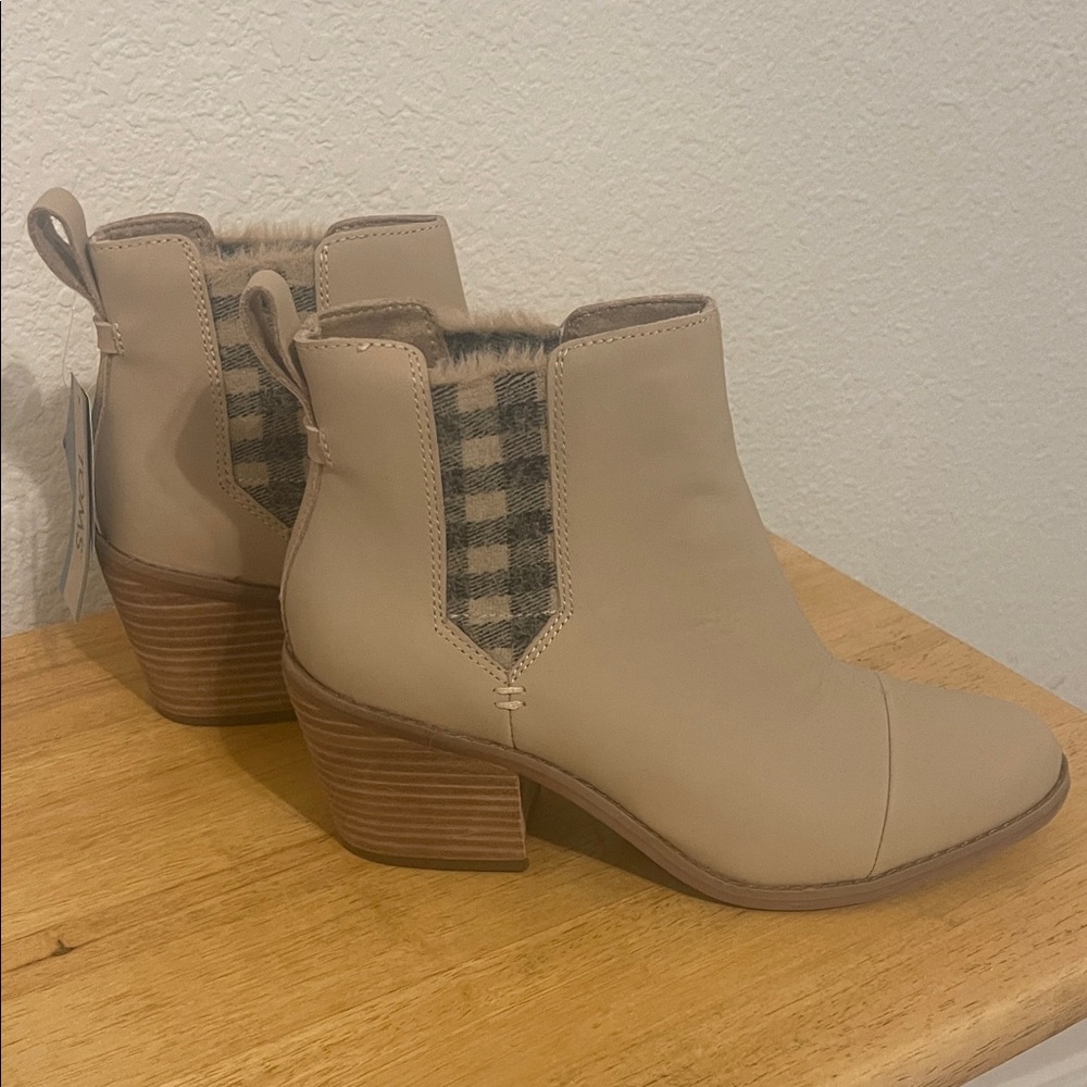Toms Beige Ankle Boots with Checkered Detail